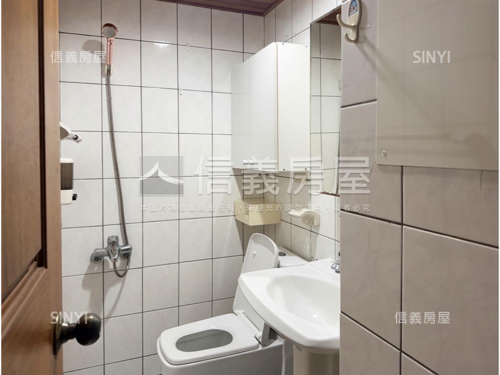 城堡花園好採光三房車位房屋室內格局與周邊環境