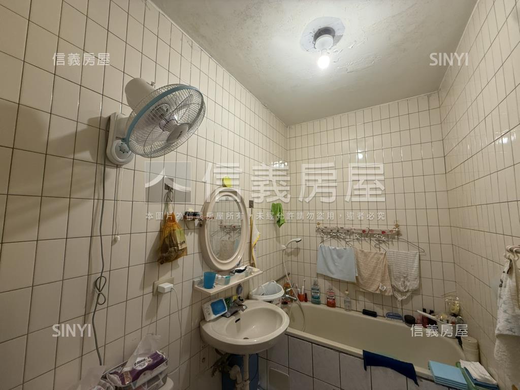 自強稀有面寬一樓房屋室內格局與周邊環境