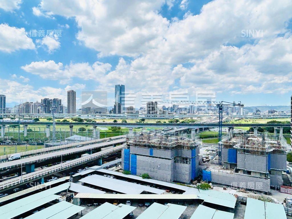 悠遊居高樓景２＋１房車位房屋室內格局與周邊環境