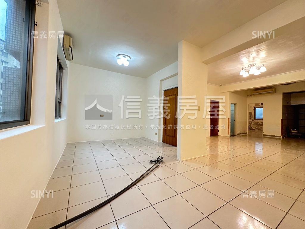 近大巨蛋低總價二樓房屋室內格局與周邊環境