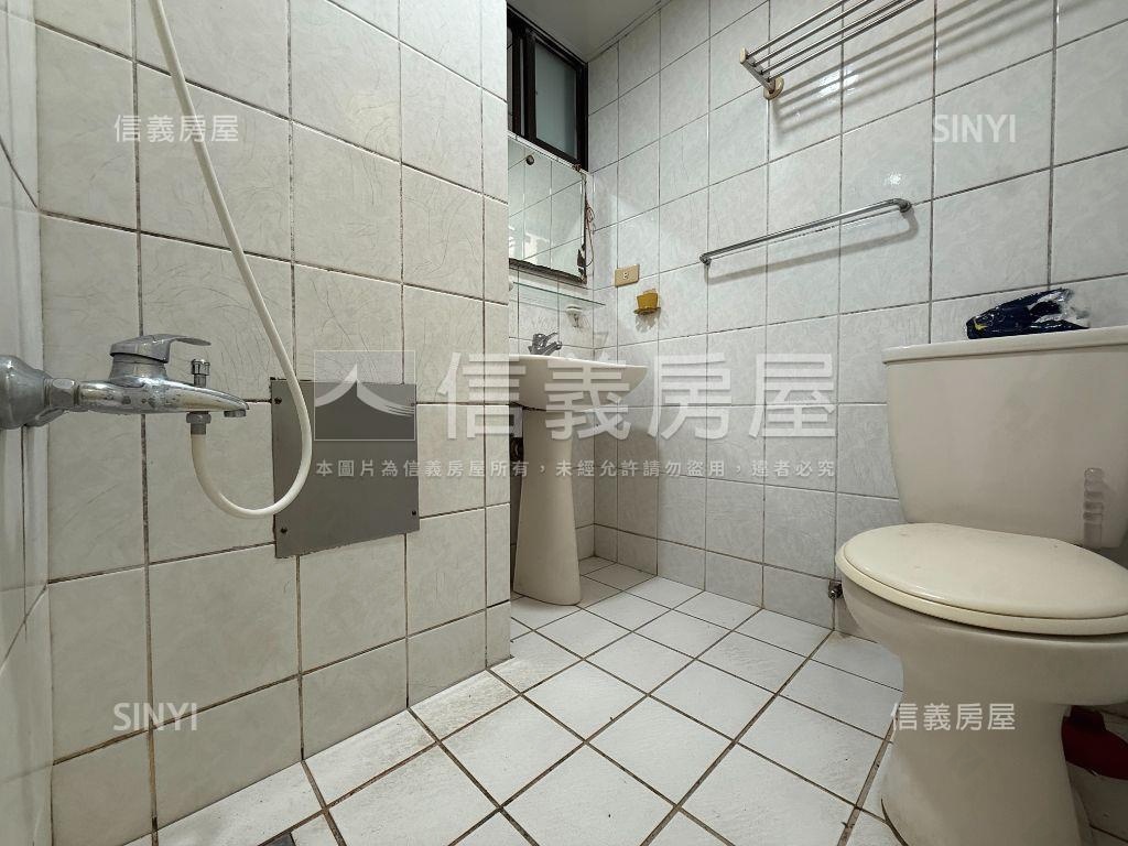 摩登高樓層三面採光大四房房屋室內格局與周邊環境