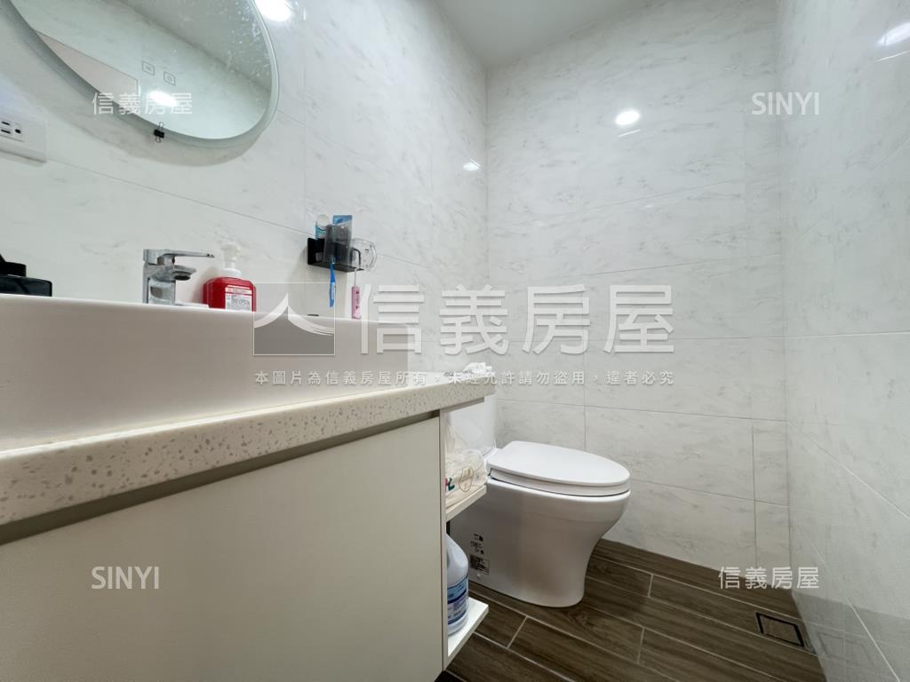 專任日新街高級美妝三樓房屋室內格局與周邊環境