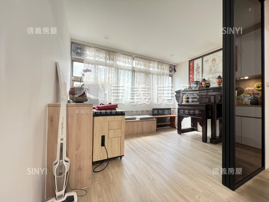 專任日新街高級美妝三樓房屋室內格局與周邊環境