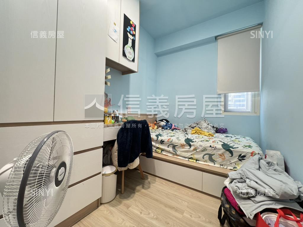 專任日新街高級美妝三樓房屋室內格局與周邊環境