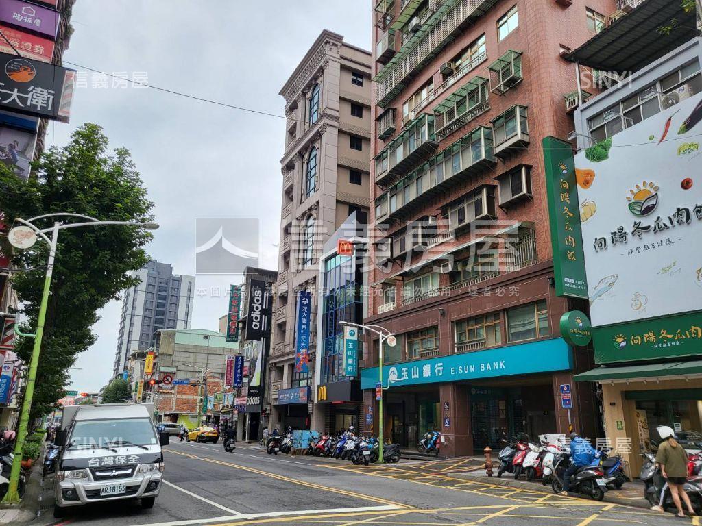 專任日新街高級美妝三樓房屋室內格局與周邊環境