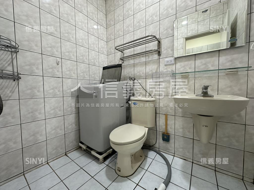 近逢甲大學美妝設廚房套房房屋室內格局與周邊環境