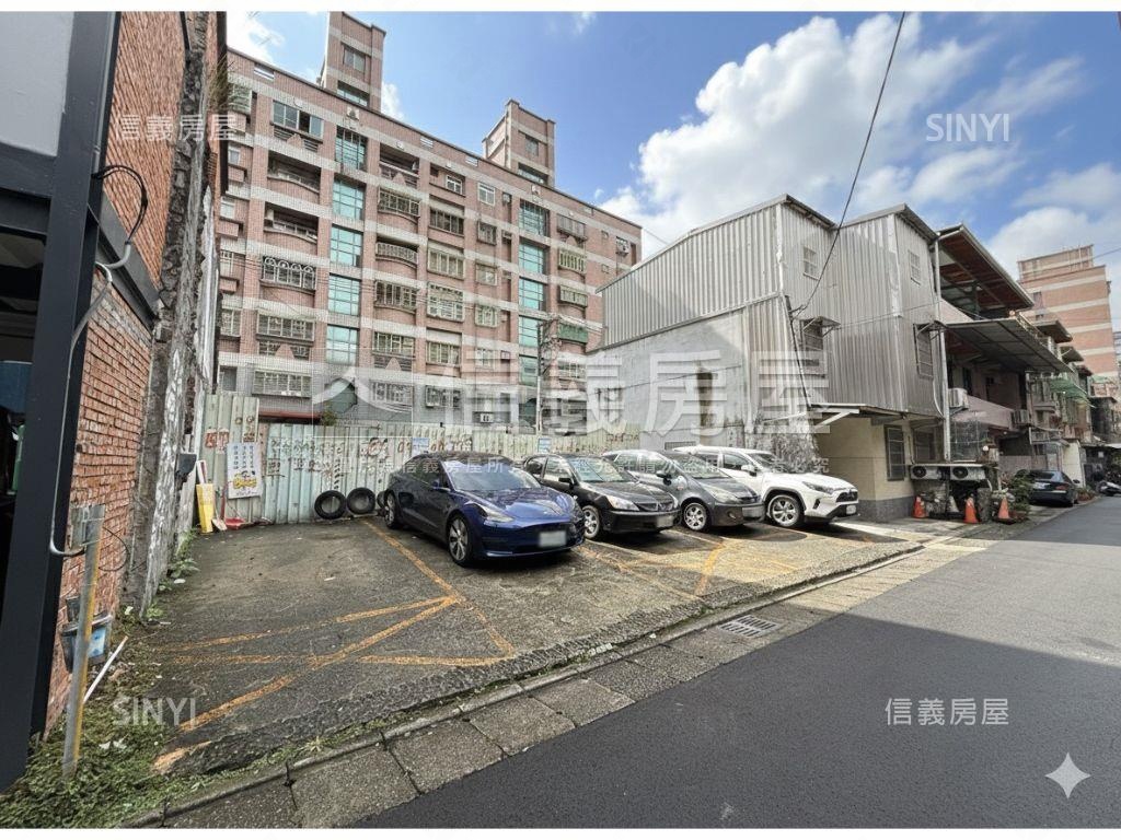 龍昌路約１２米寬土地房屋室內格局與周邊環境