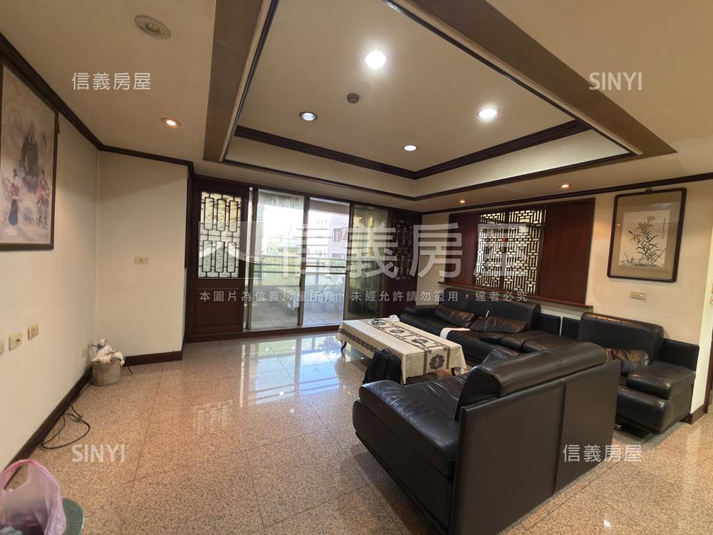 大聖皇宮四房雙車位房屋室內格局與周邊環境