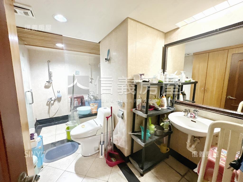 陽明景觀樓中樓四房雙車位房屋室內格局與周邊環境
