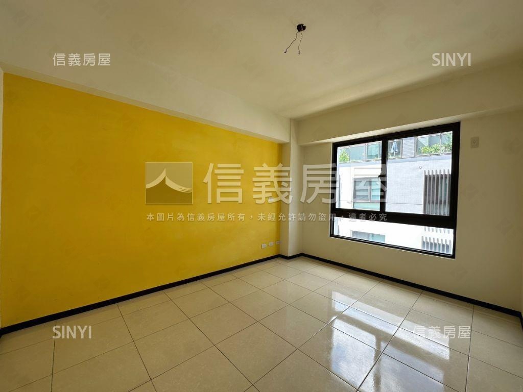 誠售南崗工業區輕屋齡透天房屋室內格局與周邊環境