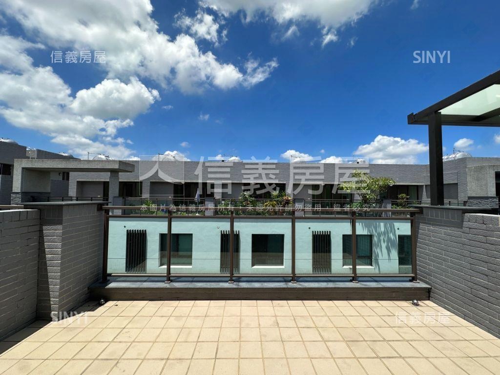 誠售南崗工業區輕屋齡透天房屋室內格局與周邊環境