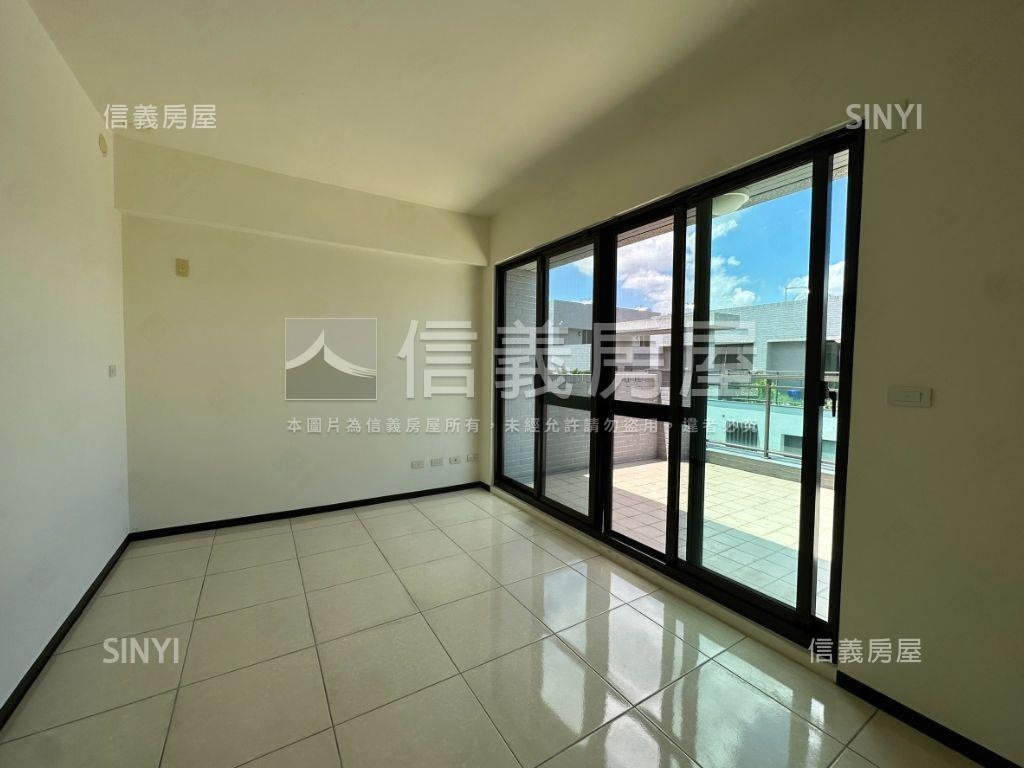 誠售南崗工業區輕屋齡透天房屋室內格局與周邊環境