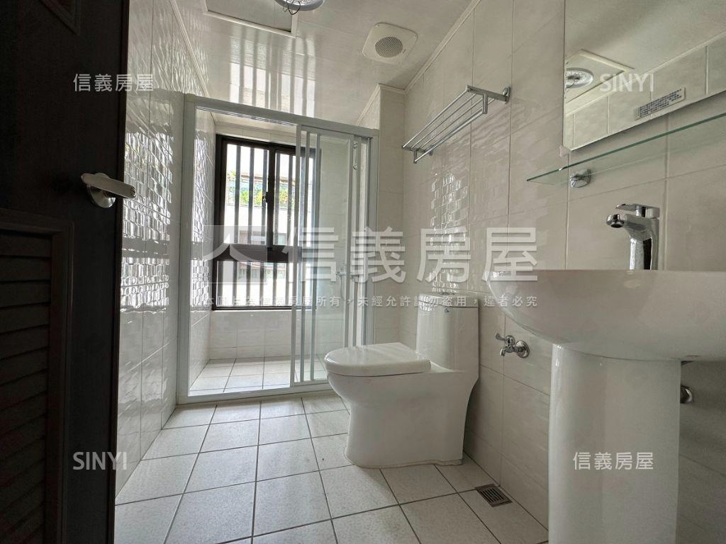 誠售南崗工業區輕屋齡透天房屋室內格局與周邊環境