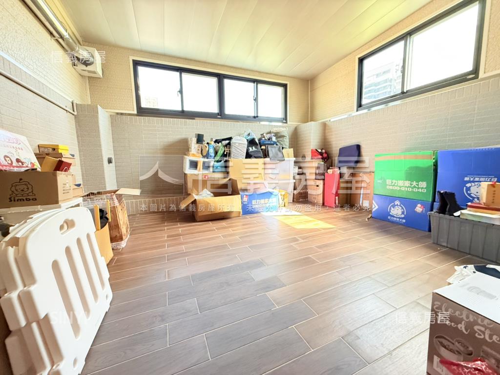 鳳翔正路大地坪電梯車墅房屋室內格局與周邊環境