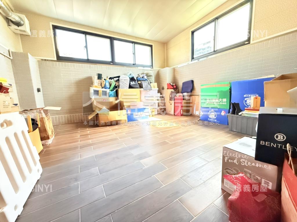 鳳翔正路大地坪電梯車墅房屋室內格局與周邊環境