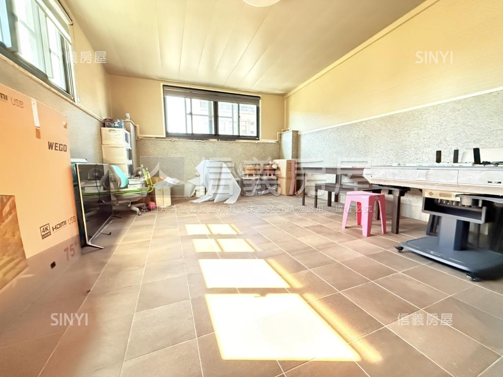 鳳翔正路大地坪電梯車墅房屋室內格局與周邊環境