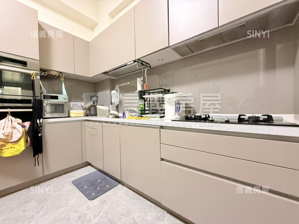 鳳翔正路大地坪電梯車墅房屋室內格局與周邊環境