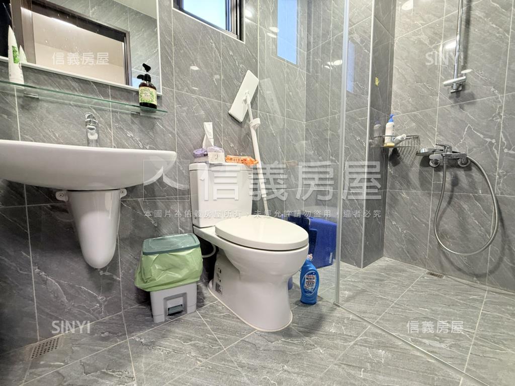 鳳翔正路大地坪電梯車墅房屋室內格局與周邊環境