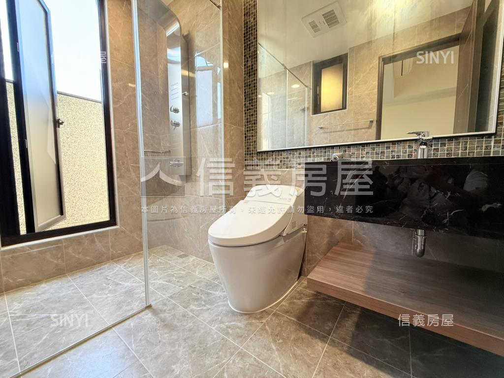 鳳翔正路大地坪電梯車墅房屋室內格局與周邊環境