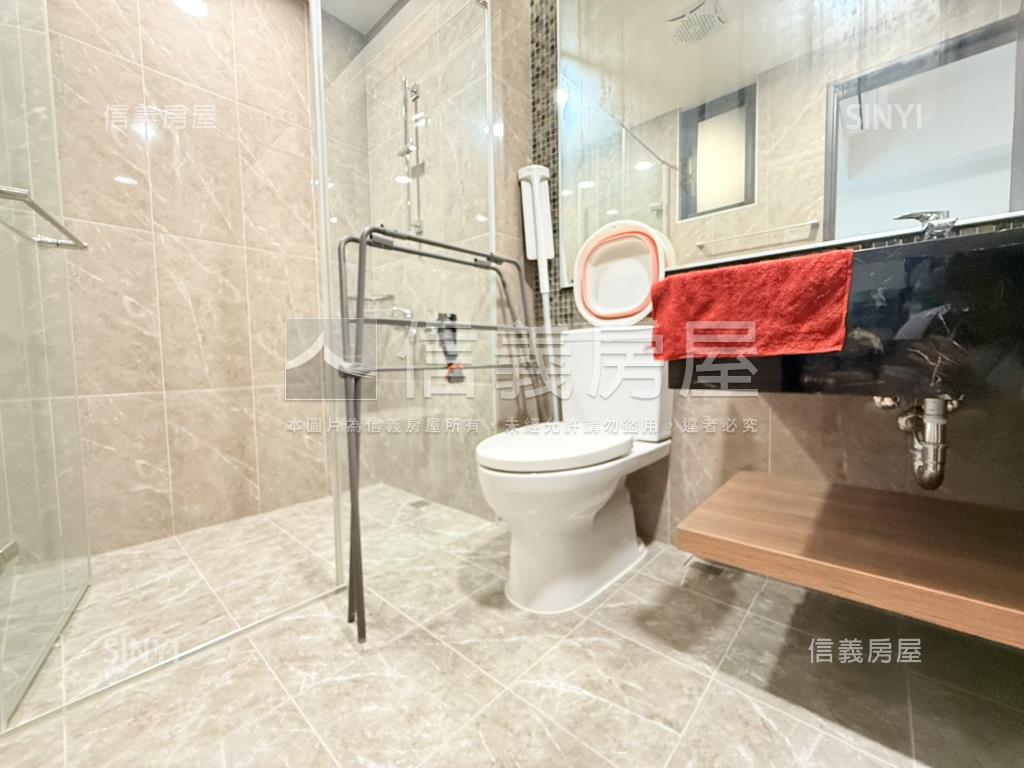 鳳翔正路大地坪電梯車墅房屋室內格局與周邊環境