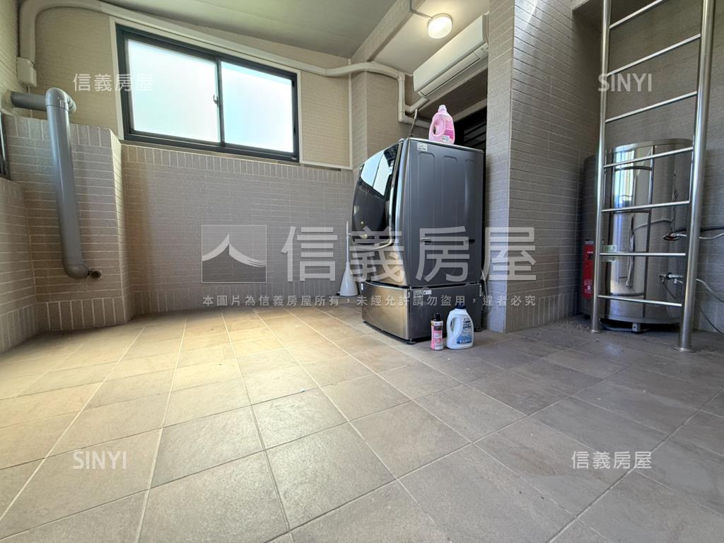 鳳翔正路大地坪電梯車墅房屋室內格局與周邊環境