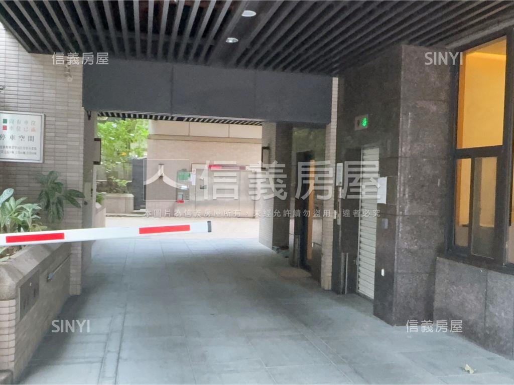 最便宜＜旅行與閱讀車位＞房屋室內格局與周邊環境