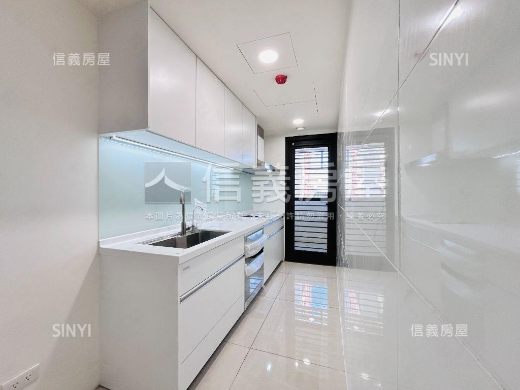 麗江星漾８樓大三房車位房屋室內格局與周邊環境