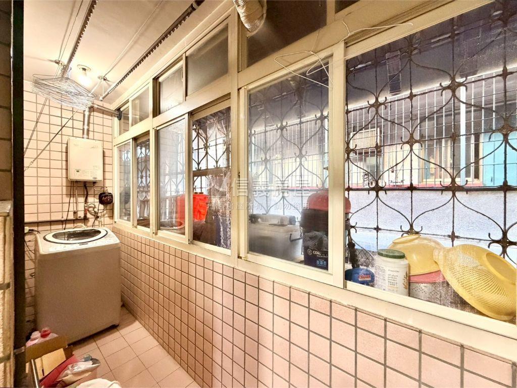 ３房２衛溫馨明亮方正美寓房屋室內格局與周邊環境