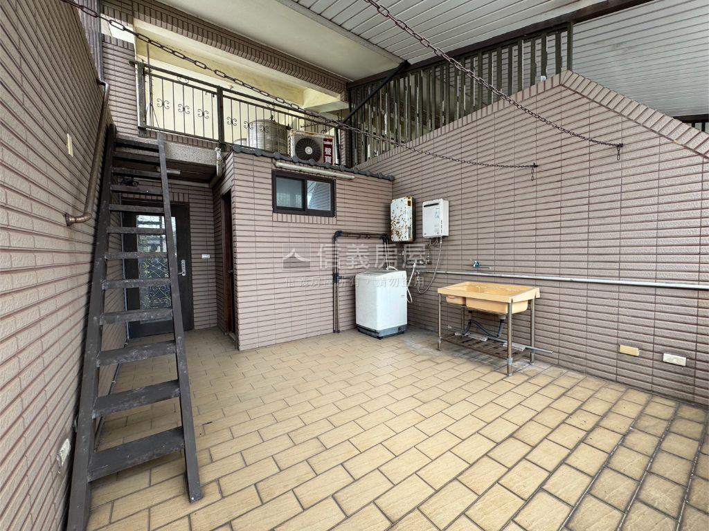 和平路香榭尊邸收租透店Ａ房屋室內格局與周邊環境