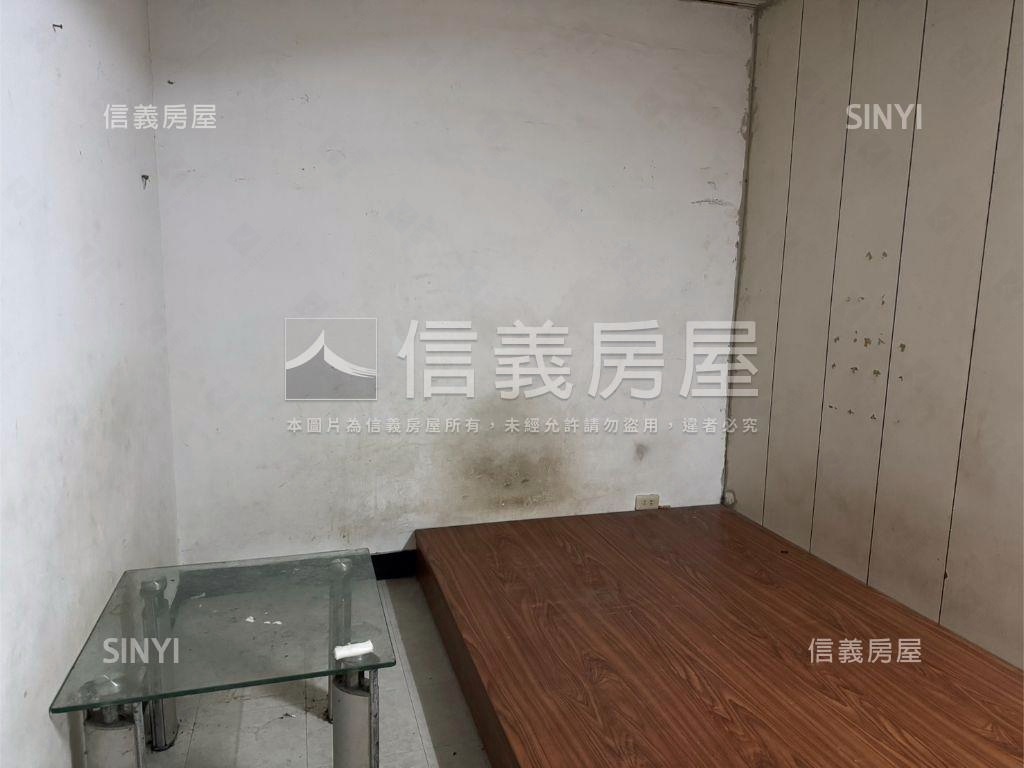 膝蓋救星低總價二樓免爬高房屋室內格局與周邊環境