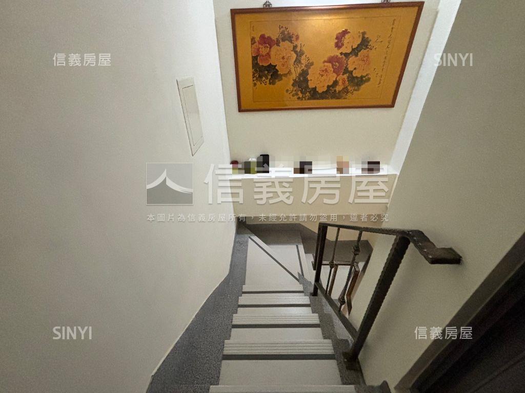 香草天空三代同堂樓中樓房屋室內格局與周邊環境