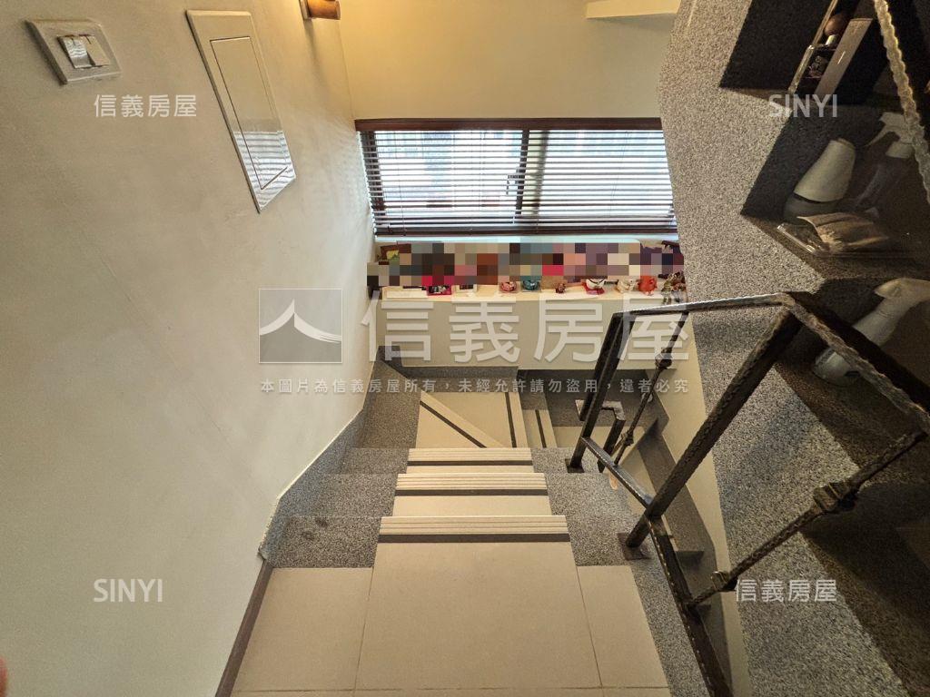 香草天空三代同堂樓中樓房屋室內格局與周邊環境