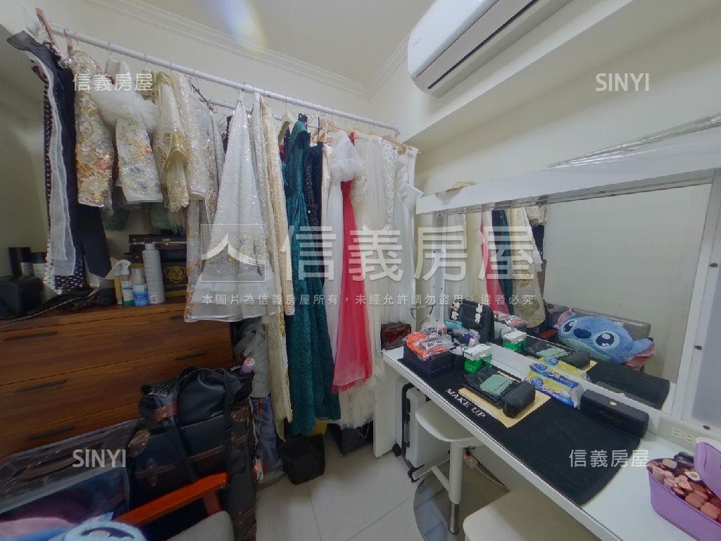 美術館輕裝潢美兩房房屋室內格局與周邊環境