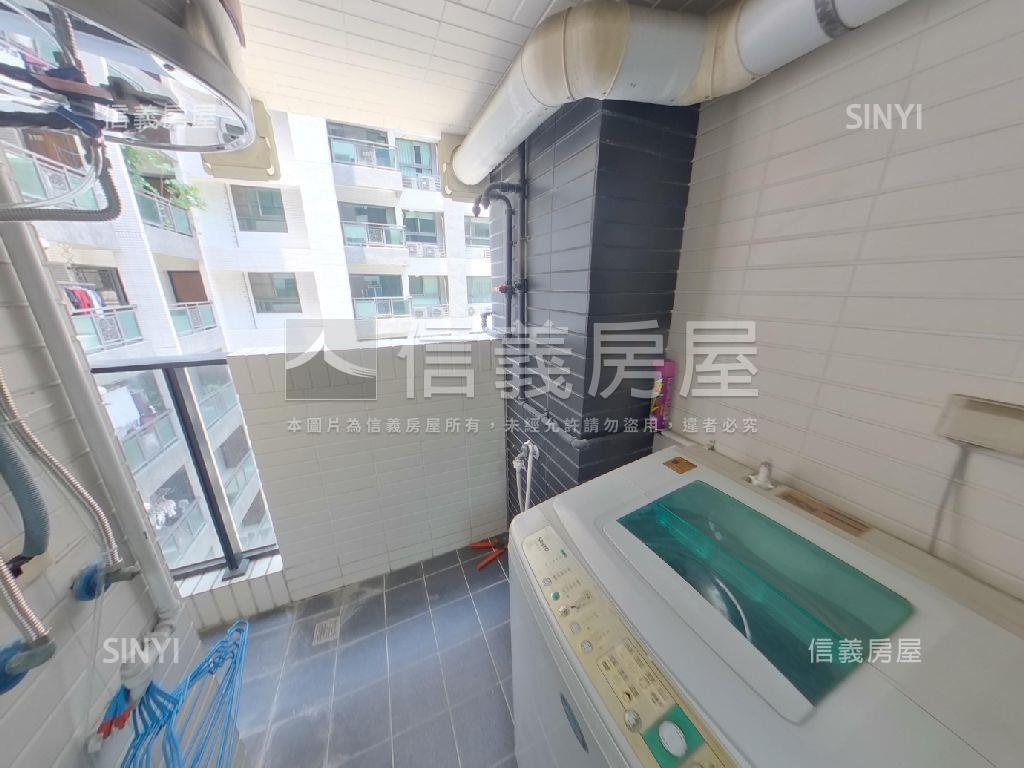 美術館輕裝潢美兩房房屋室內格局與周邊環境