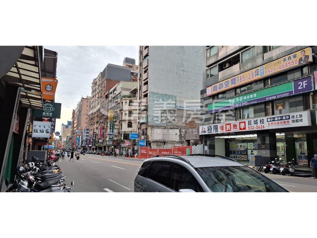 近巨城大辦公傳家房屋室內格局與周邊環境