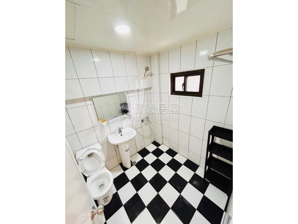 近美術館小資成家美屋房屋室內格局與周邊環境