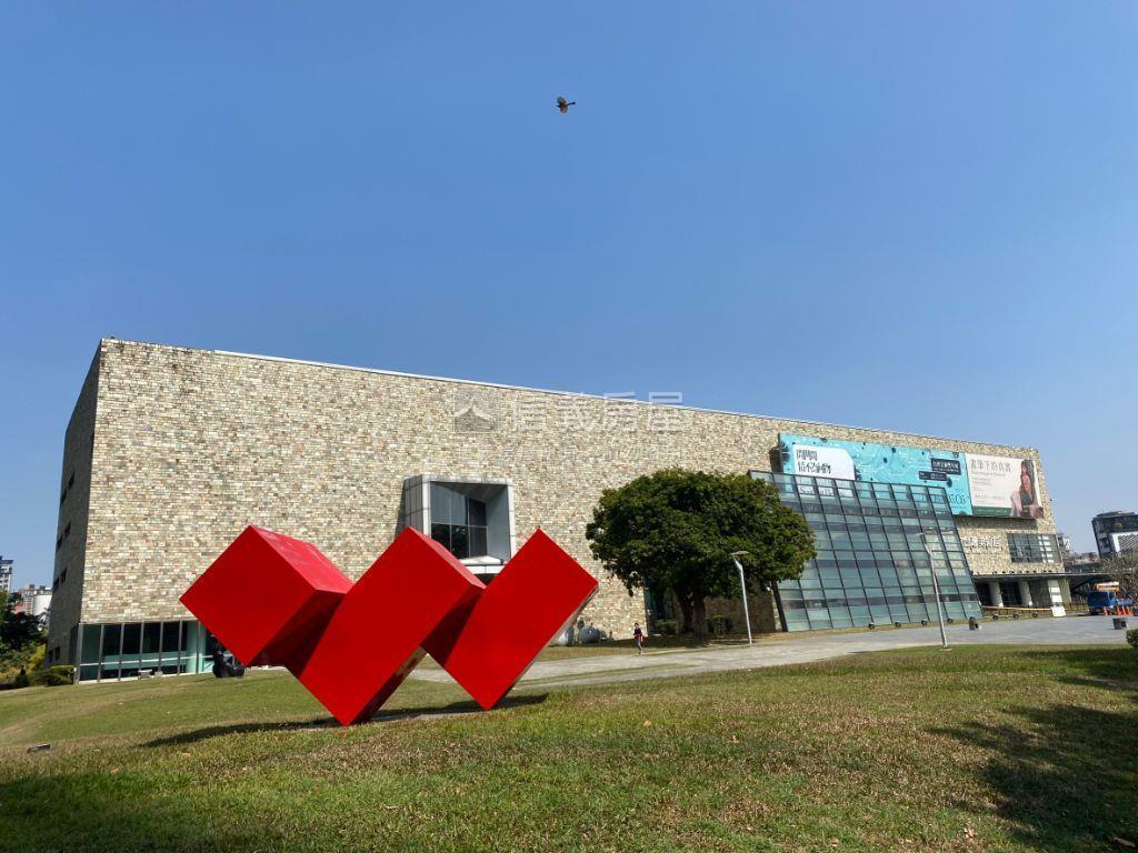 近美術館小資成家美屋房屋室內格局與周邊環境