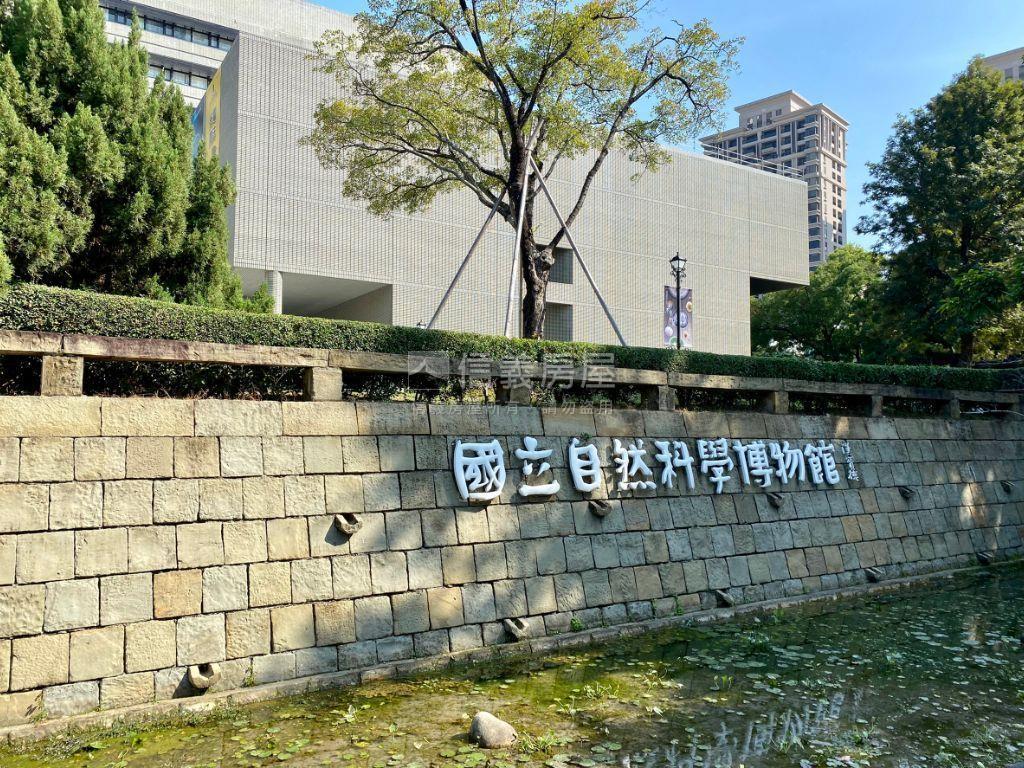 近美術館小資成家美屋房屋室內格局與周邊環境