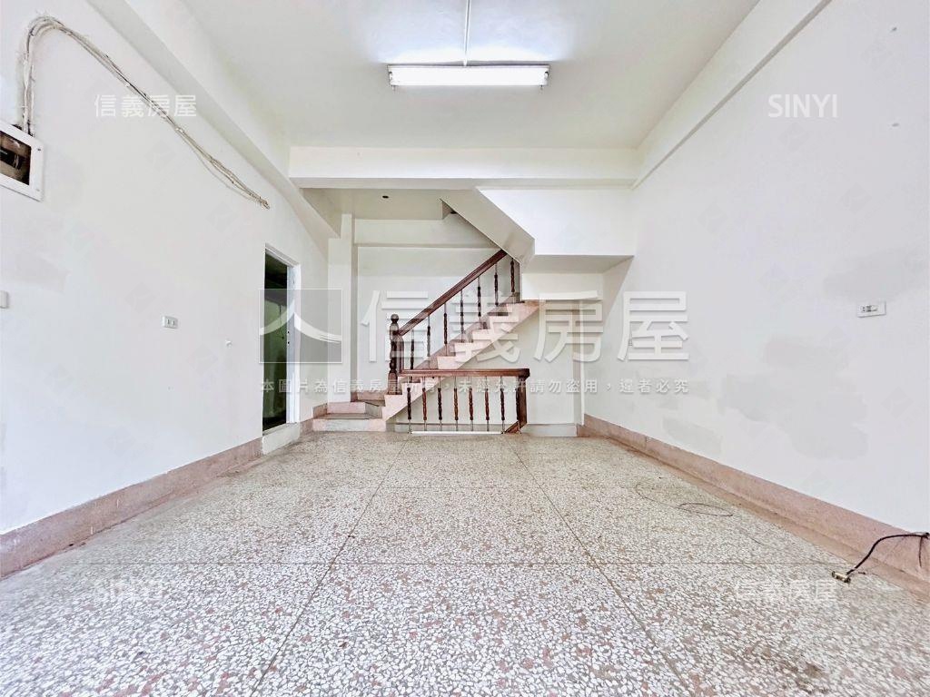 北屯軍功市場免千萬透天房屋室內格局與周邊環境