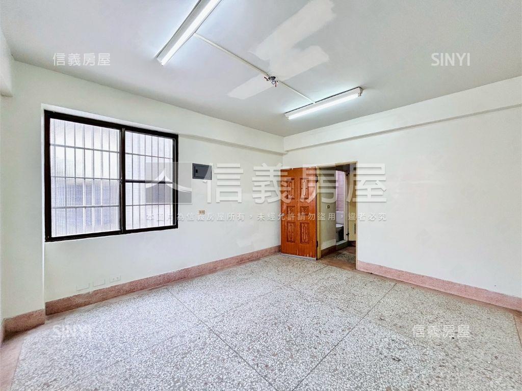 北屯軍功市場免千萬透天房屋室內格局與周邊環境