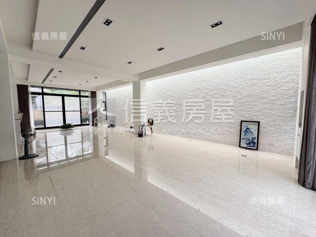 靜謐新店直潭電梯別墅房屋室內格局與周邊環境