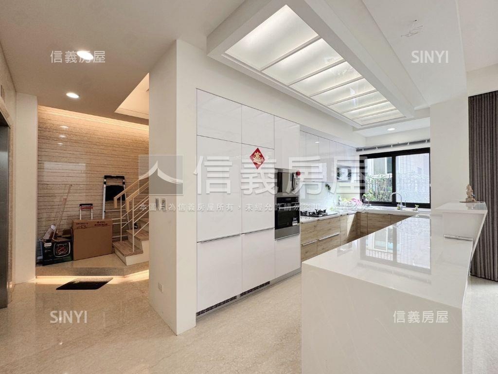 靜謐新店直潭電梯別墅房屋室內格局與周邊環境