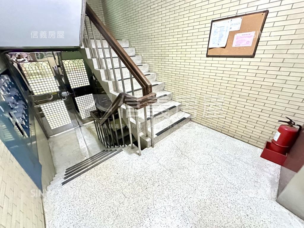 天母中心★邊間電梯四房房屋室內格局與周邊環境