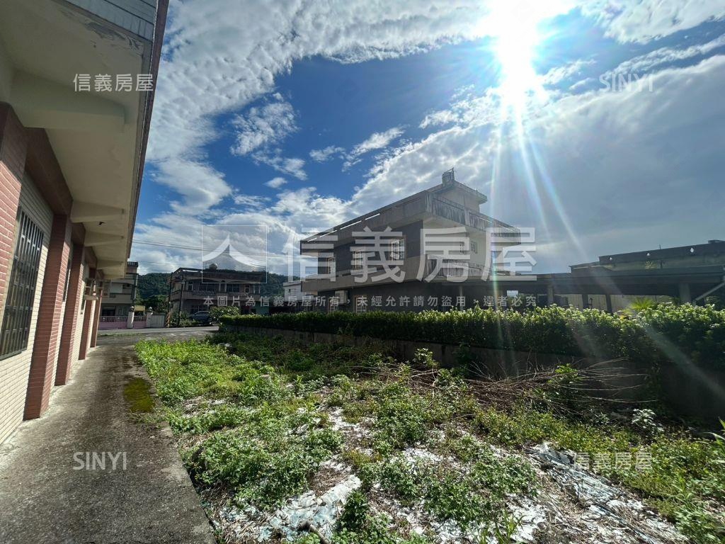 山青水秀．鄉村透天房屋室內格局與周邊環境