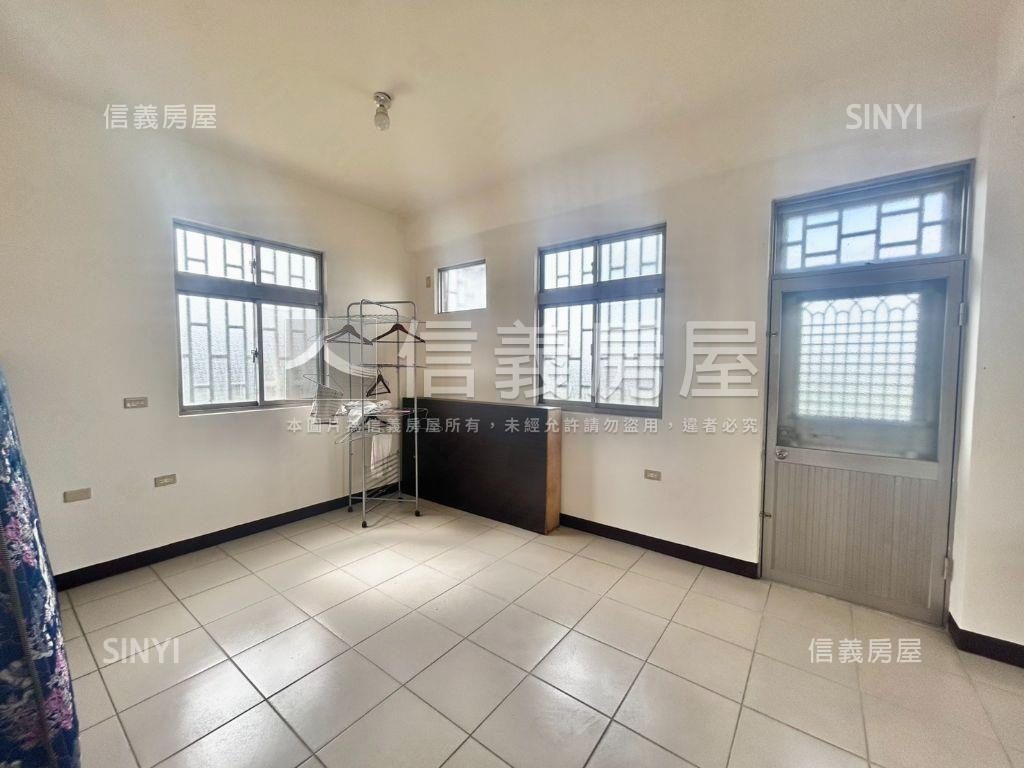 山青水秀．鄉村透天房屋室內格局與周邊環境