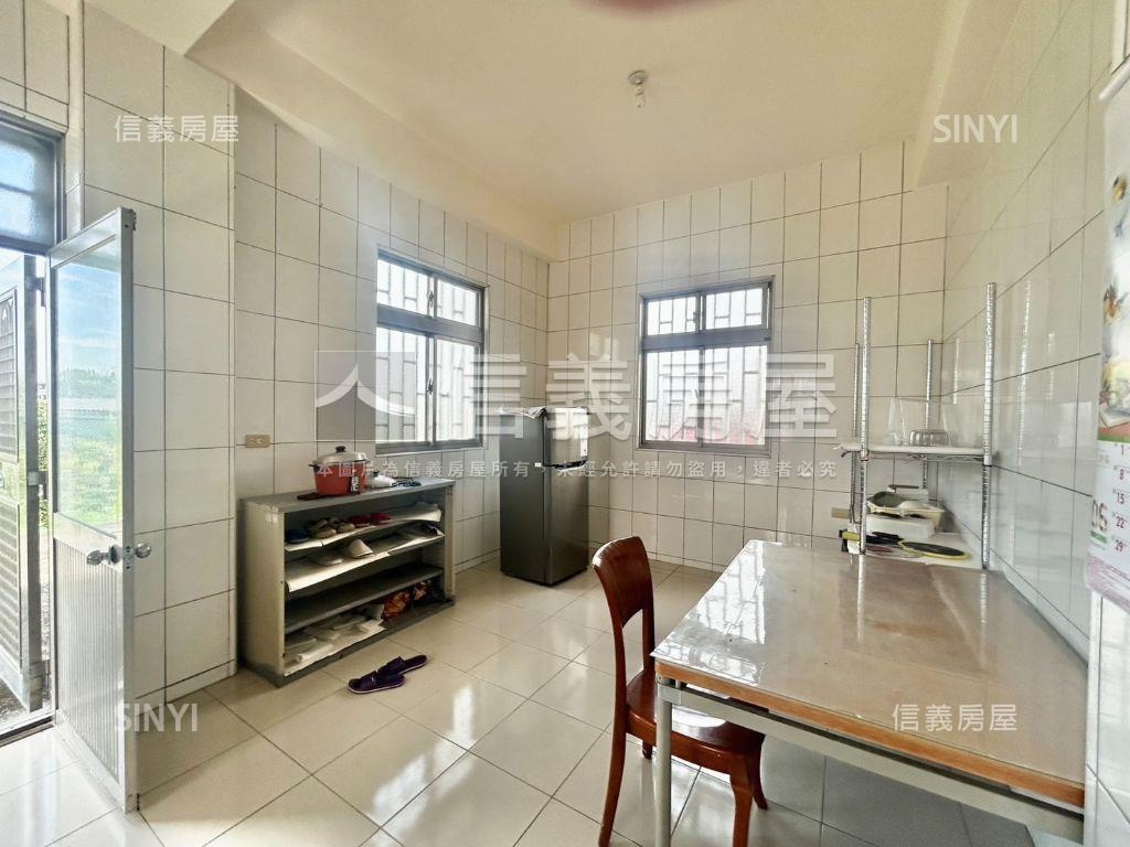 山青水秀．鄉村透天房屋室內格局與周邊環境