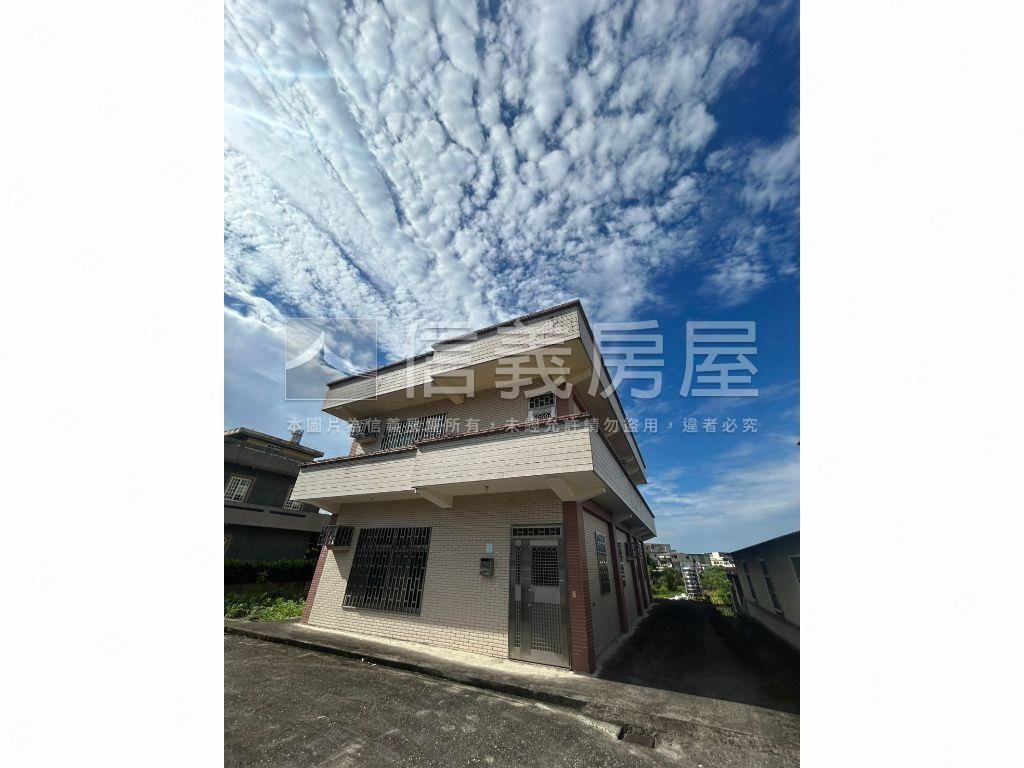 山青水秀．鄉村透天房屋室內格局與周邊環境