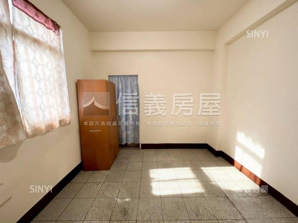 稀有釋出邊間獨戶公寓二樓房屋室內格局與周邊環境