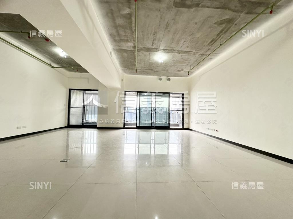 國泰Ｏ２三房雙主臥雙平車房屋室內格局與周邊環境