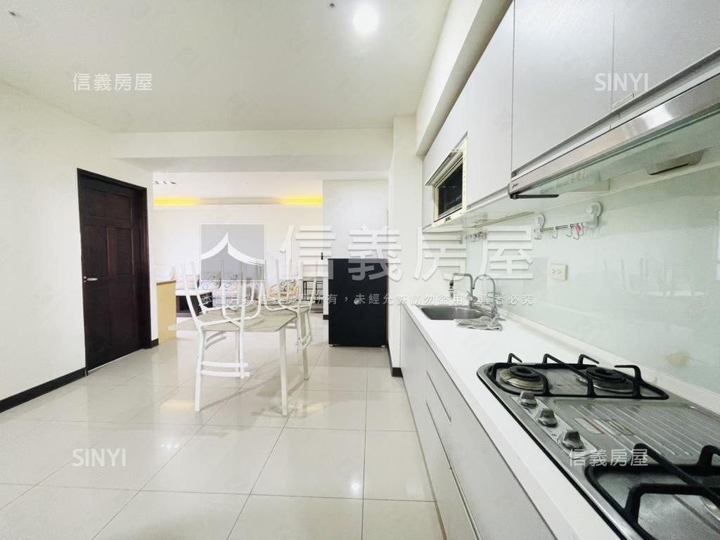 太子★次頂樓遠景三房平車房屋室內格局與周邊環境